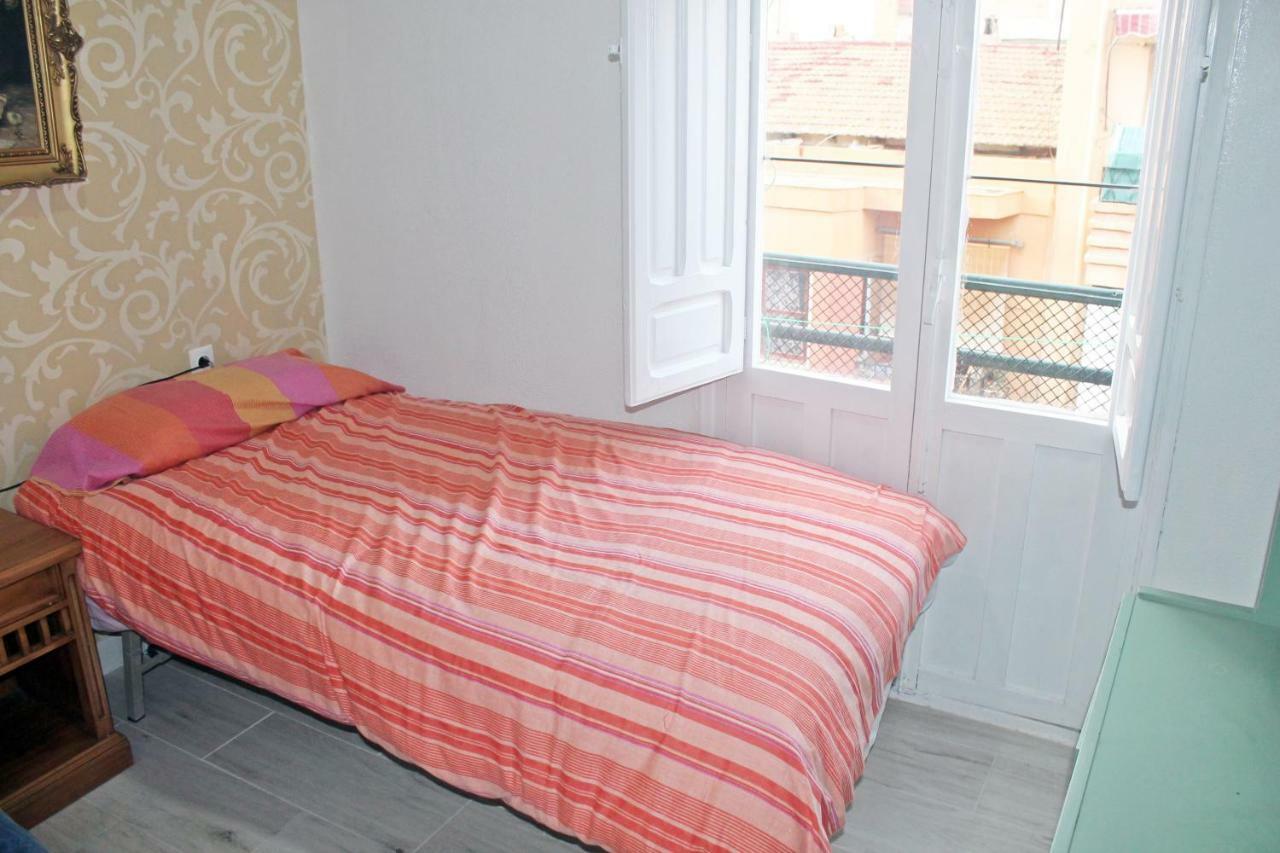 Habitacion Con Terraza En Alicante Luaran gambar